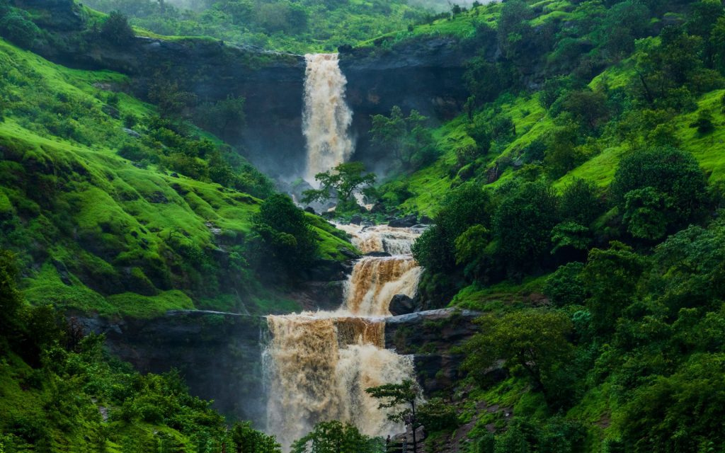 Beach Or Mountains This Monsoon? Alibaug Vs. Igatpuri Igatpuri Waterfall