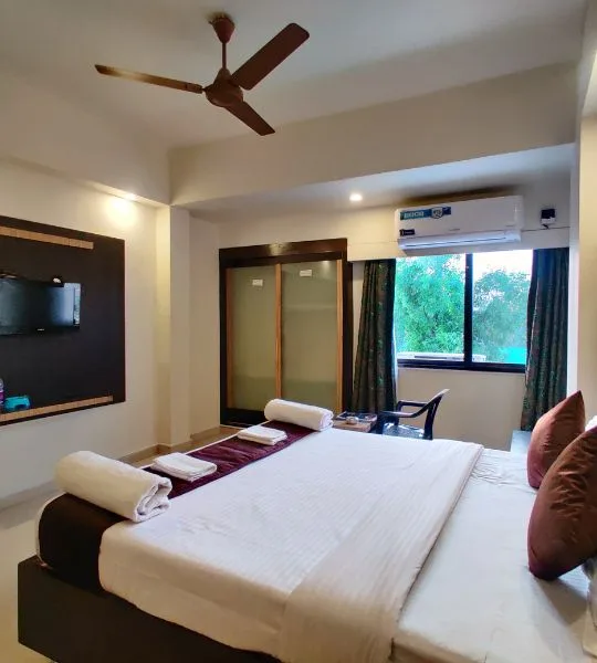 Deluxe AC Room at Hotel Ashwin